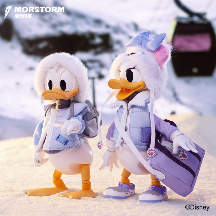 Ski Club Mickey / Minnie / Goofy / Daisy / Donald Duck