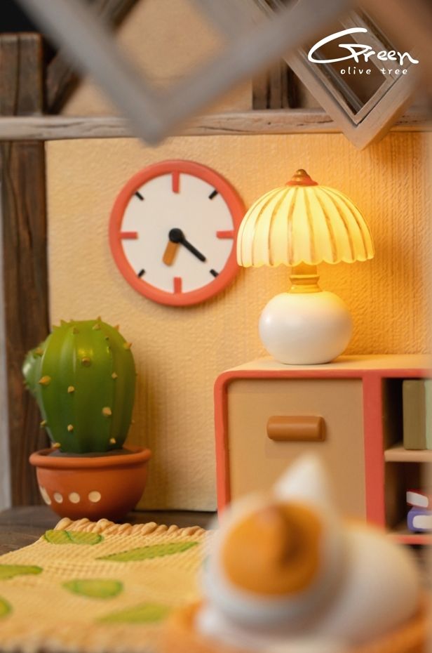 Girl Phoebe Praying for You