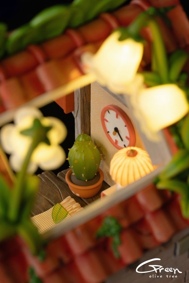 Girl Phoebe Praying for You