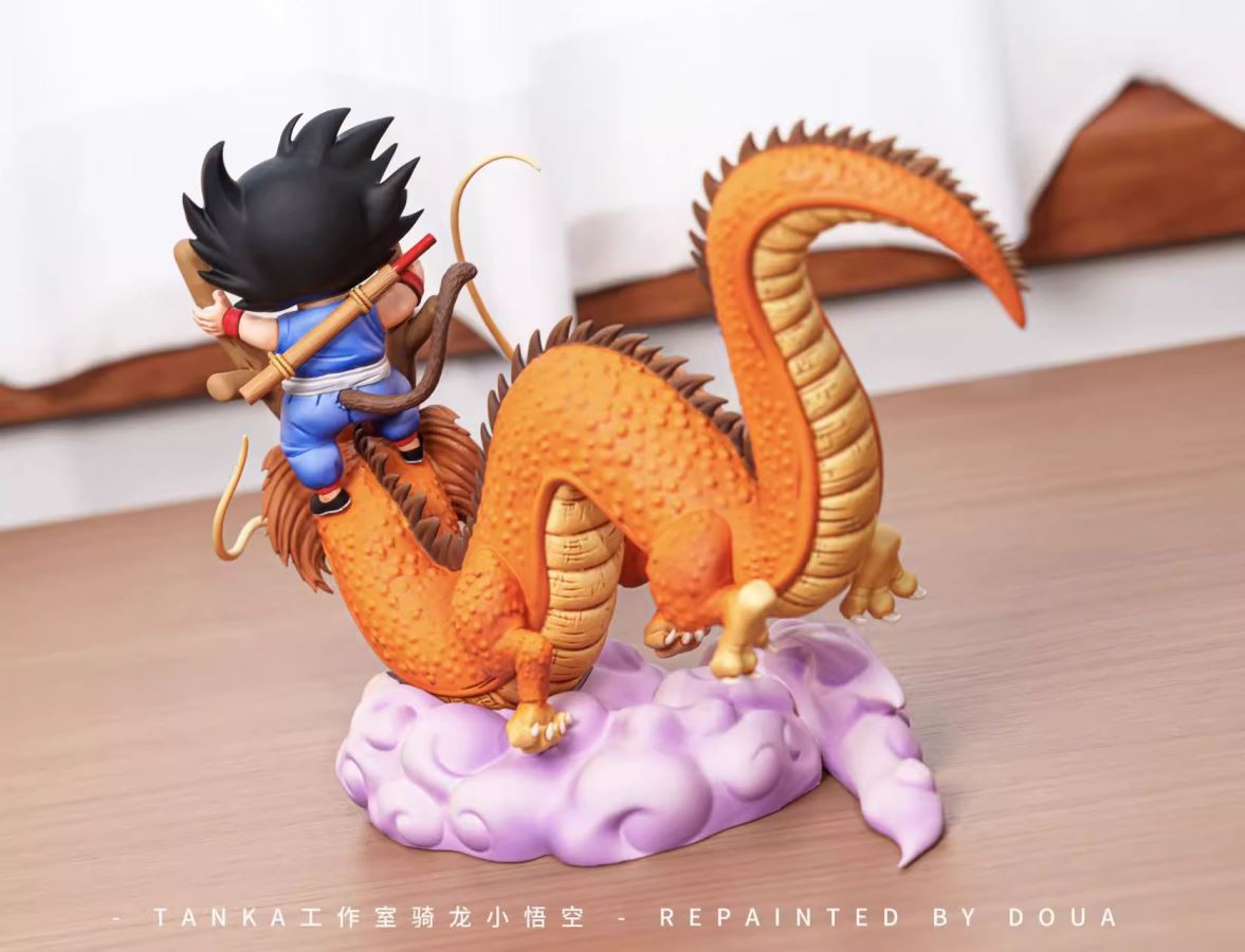 Dragon Riding Son Goku - Dragon Ball