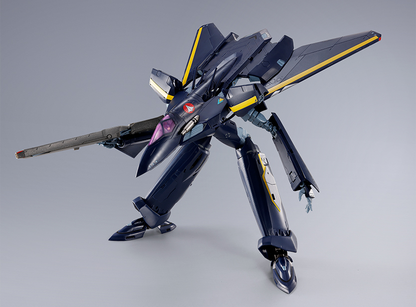 DX Chogokin VF-17S Nightmare Stealth Valkyrie (Gamlin Kizaki's)