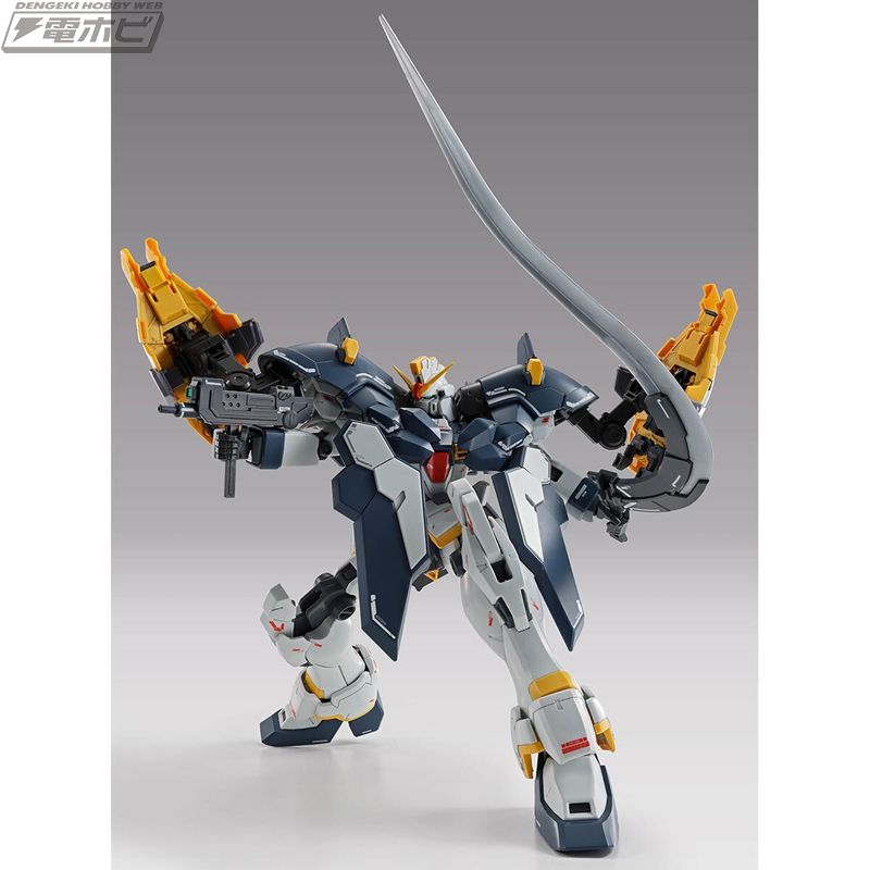 MG 1/100 Gundam Sandrock EW (Armadillo Lizzard equipped)