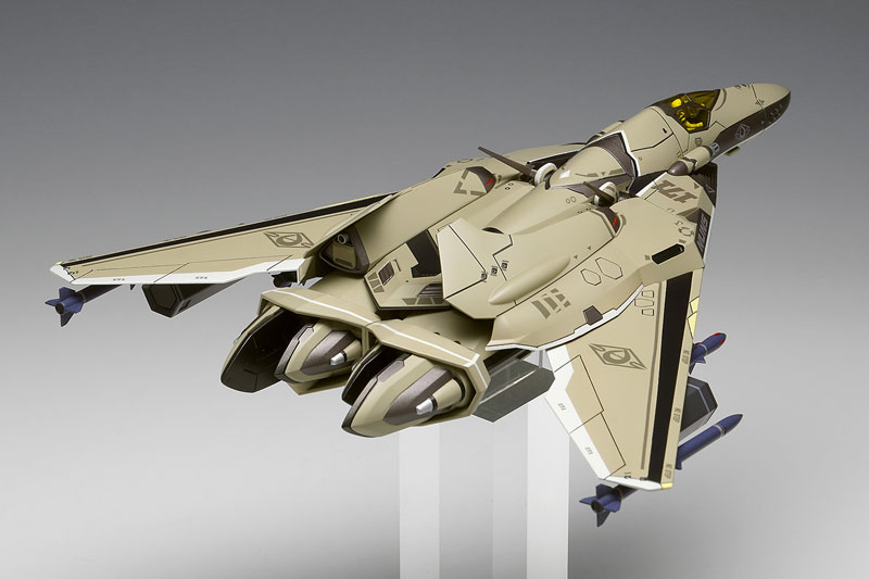 Macross Delta VF-171 Nightmare Plus [Outlying Space Type] 1/72