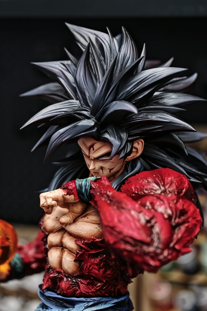 Super Saiyan 4 Goku - Dragon Ball