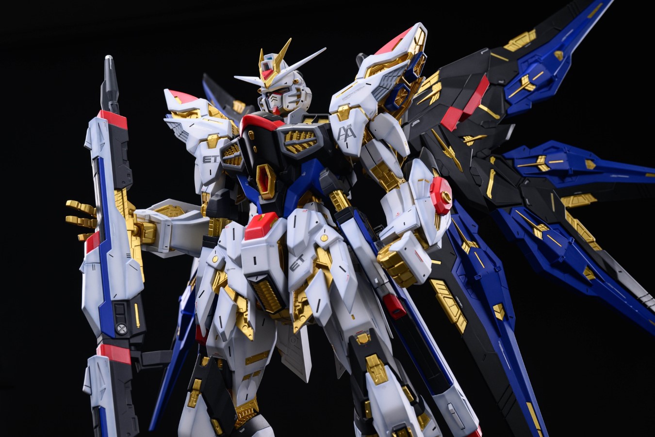 Gundam Strike Freedom Wing of Light 1/48