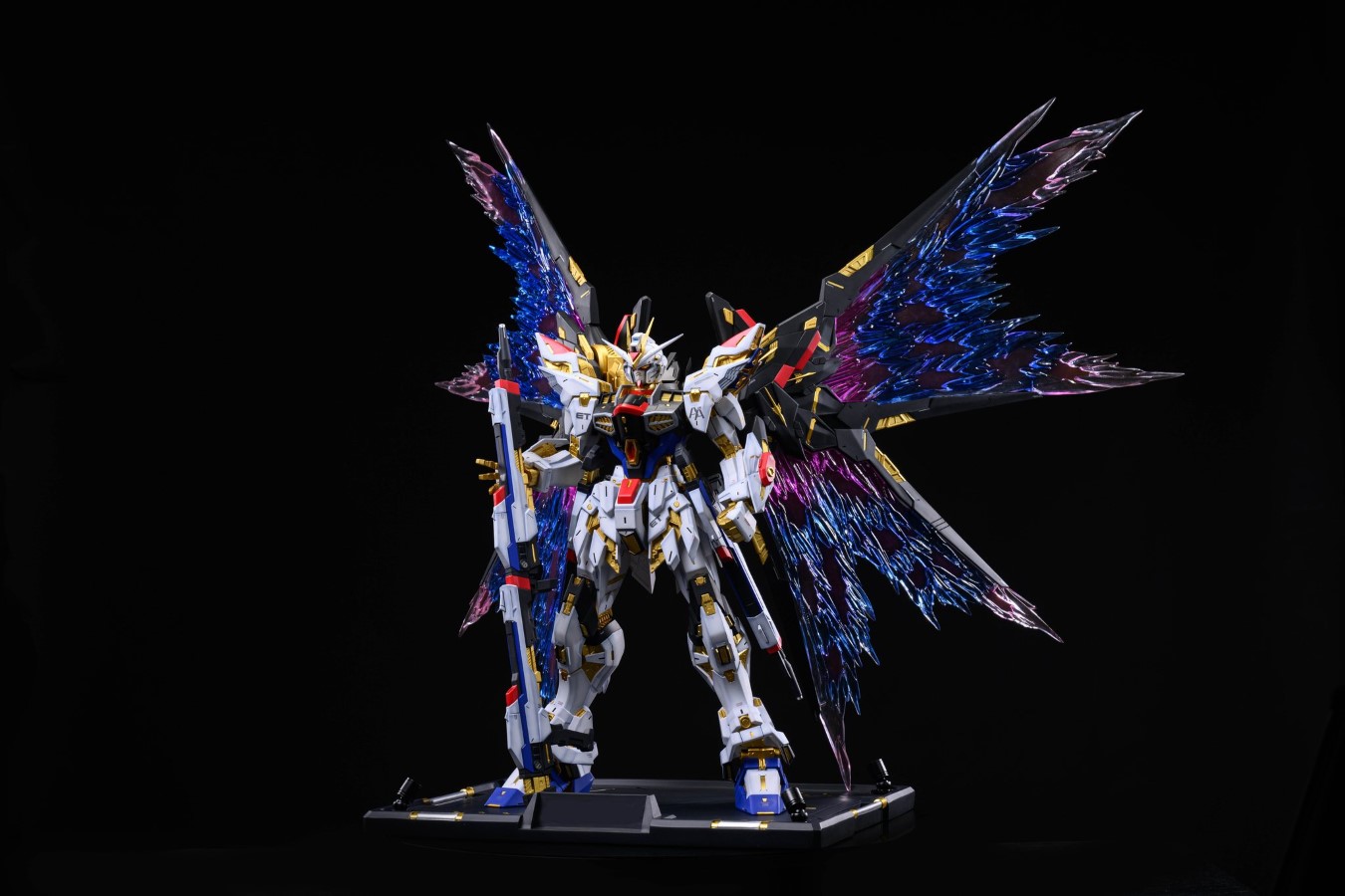 Gundam Strike Freedom Wing of Light 1/48
