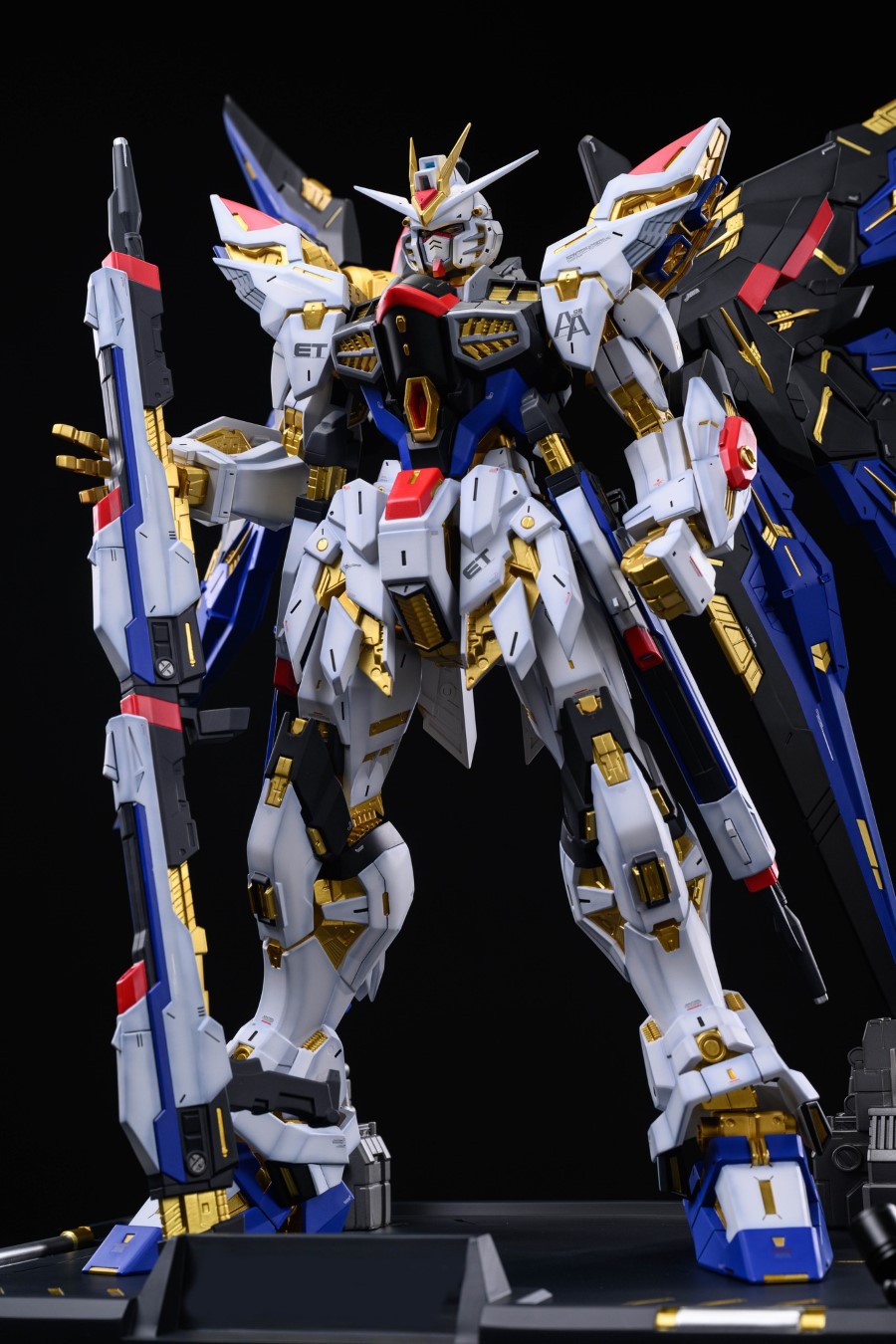 Gundam Strike Freedom Wing of Light 1/48