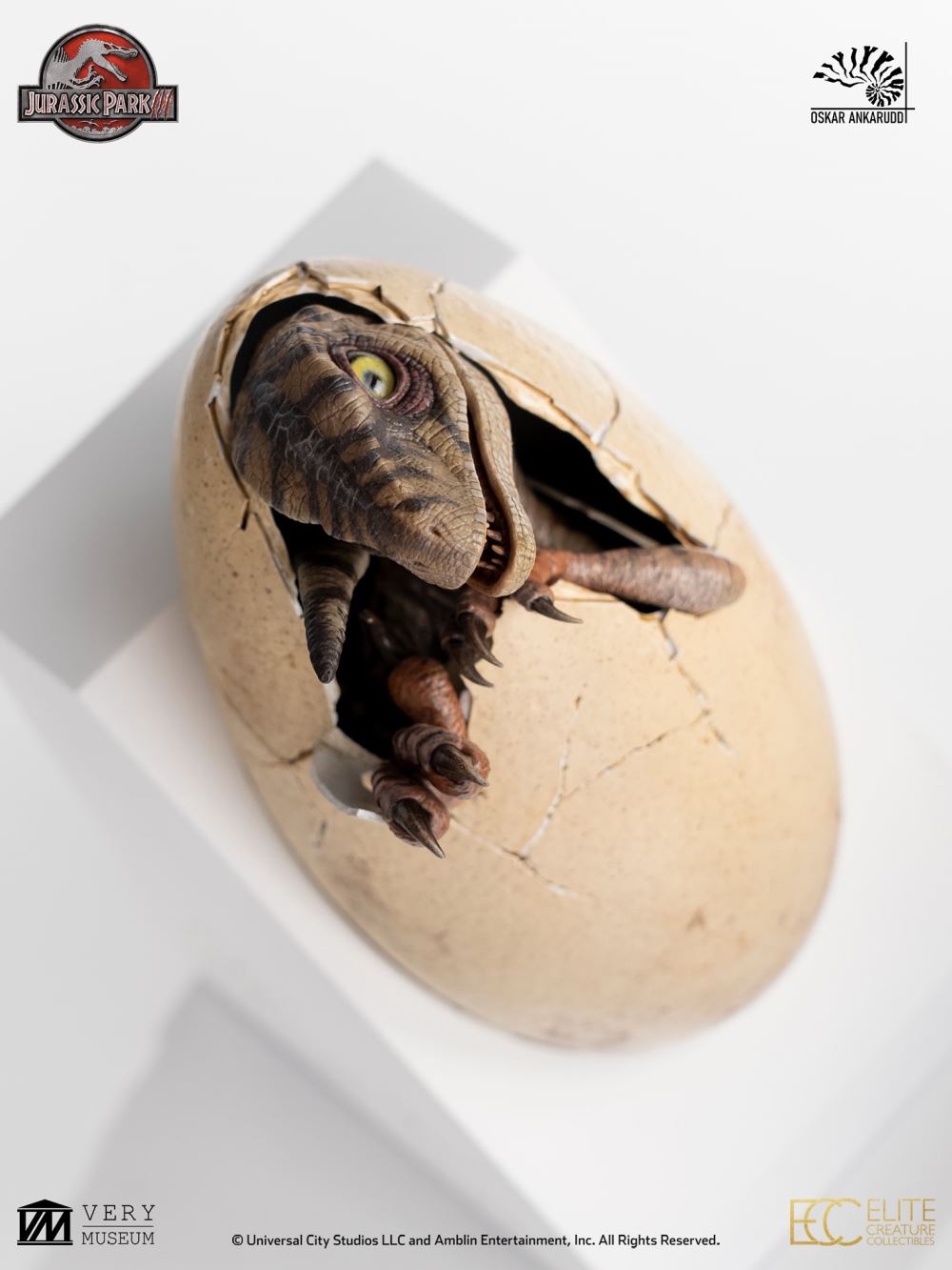 Hatching White Queen [Jurassic Park III]