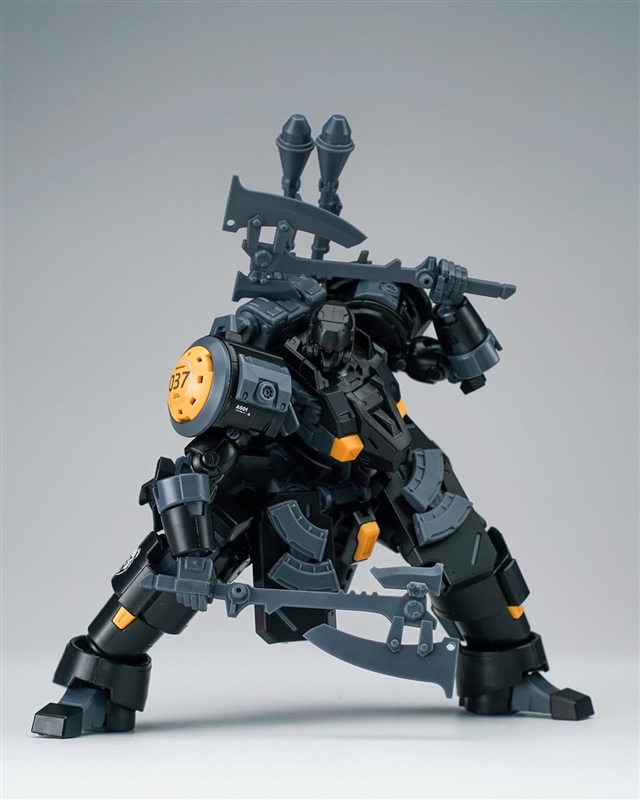 ULTRA ACTION TROOPER Series ZAROV M1 1/144 Scale ABS & POM Assembled Plastic Model Kit [Metallic Black]