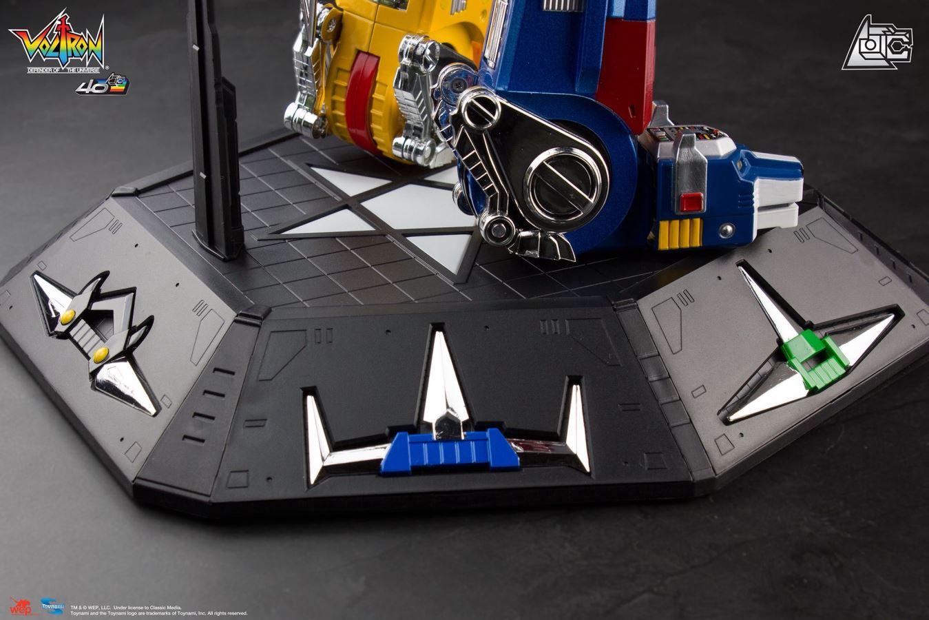 Voltron 40th Anniversary Gift Set