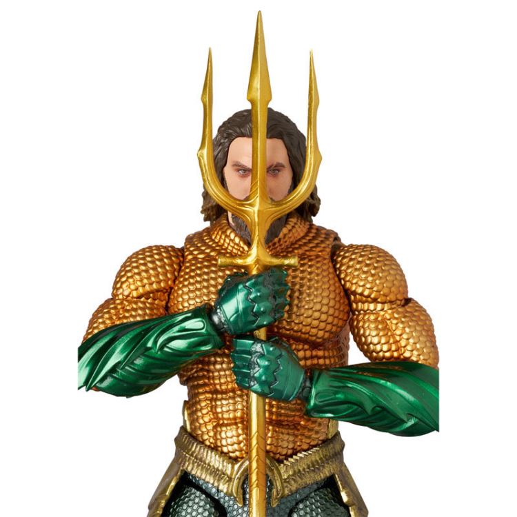 No.267 MAFEX AQUAMAN (GOLD & GREEN SUIT)