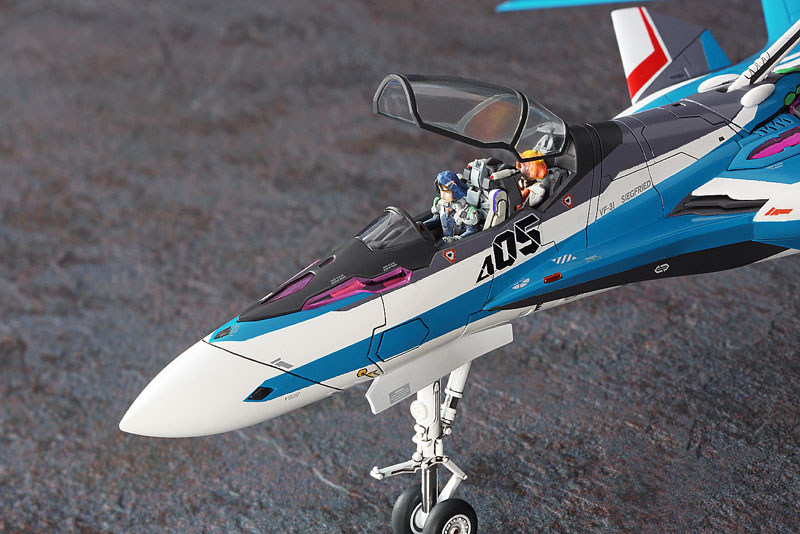 VF-31J Siegfried Hayate Custom Macross Delta 1/72