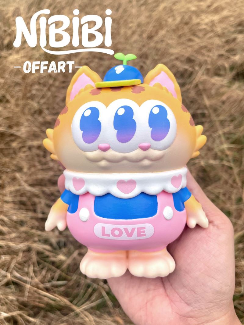 NIBBI Three-Eyed Cat Figurine