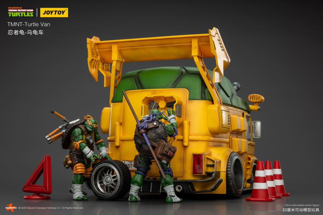 TMNT Ninja Turtles - Turtle Car & Ronnie the Nail 1/18