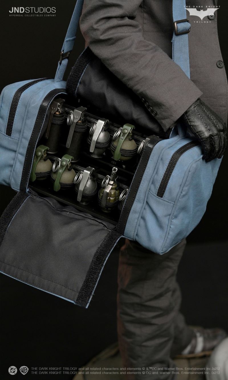 The Joker [Robber Version & Robber and Coat Version] 1/3