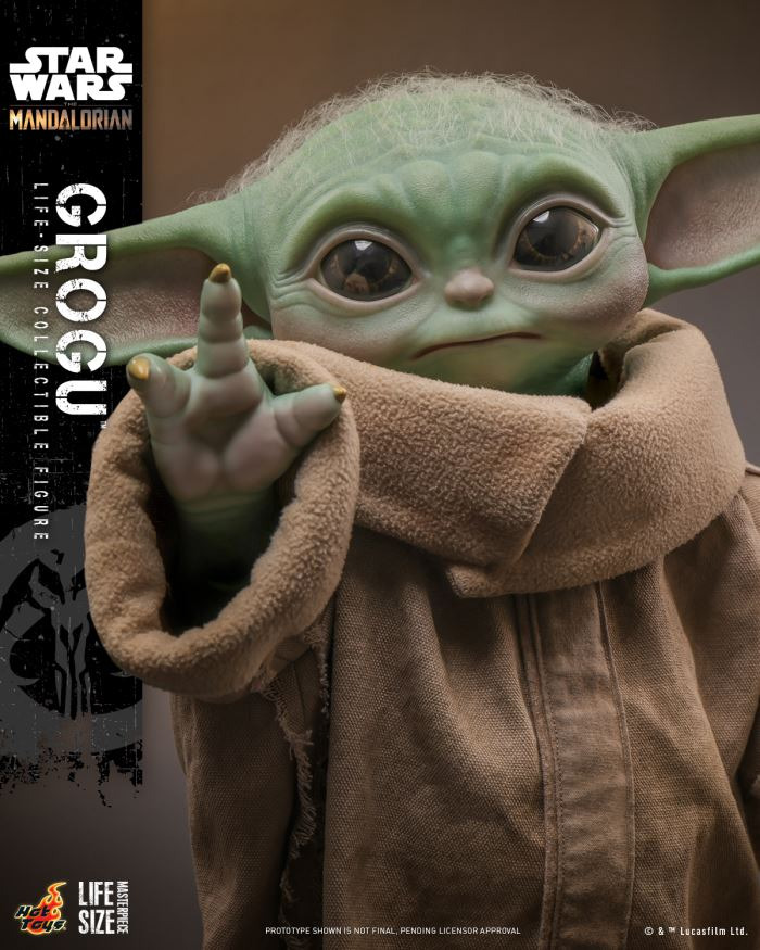 The Mandalorian 1/1 scale figure Grogu (with carrying bag)