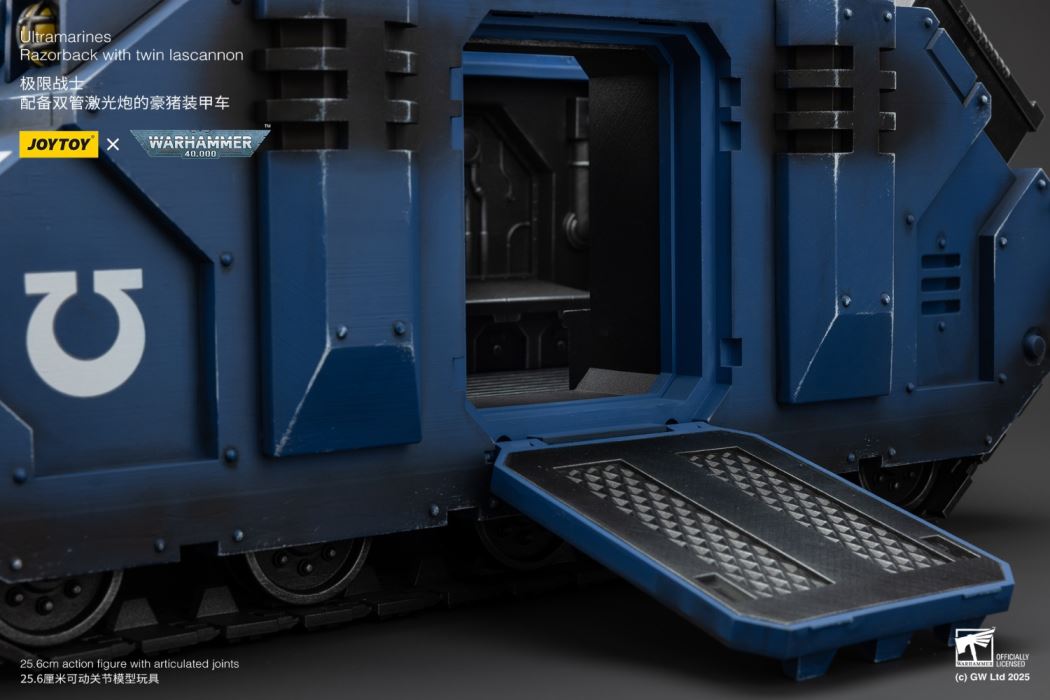 Model Collage Tool Kit & 1/18 Blood Angels Captain/Blood Priest/Ultramarines Porcupine Armored Vehicle