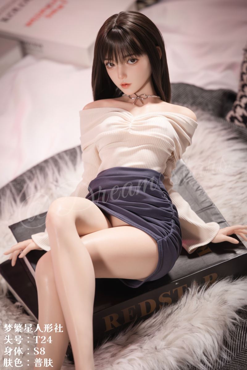 sister Leila & Yating - silicone encapsulated female action figure 1/3