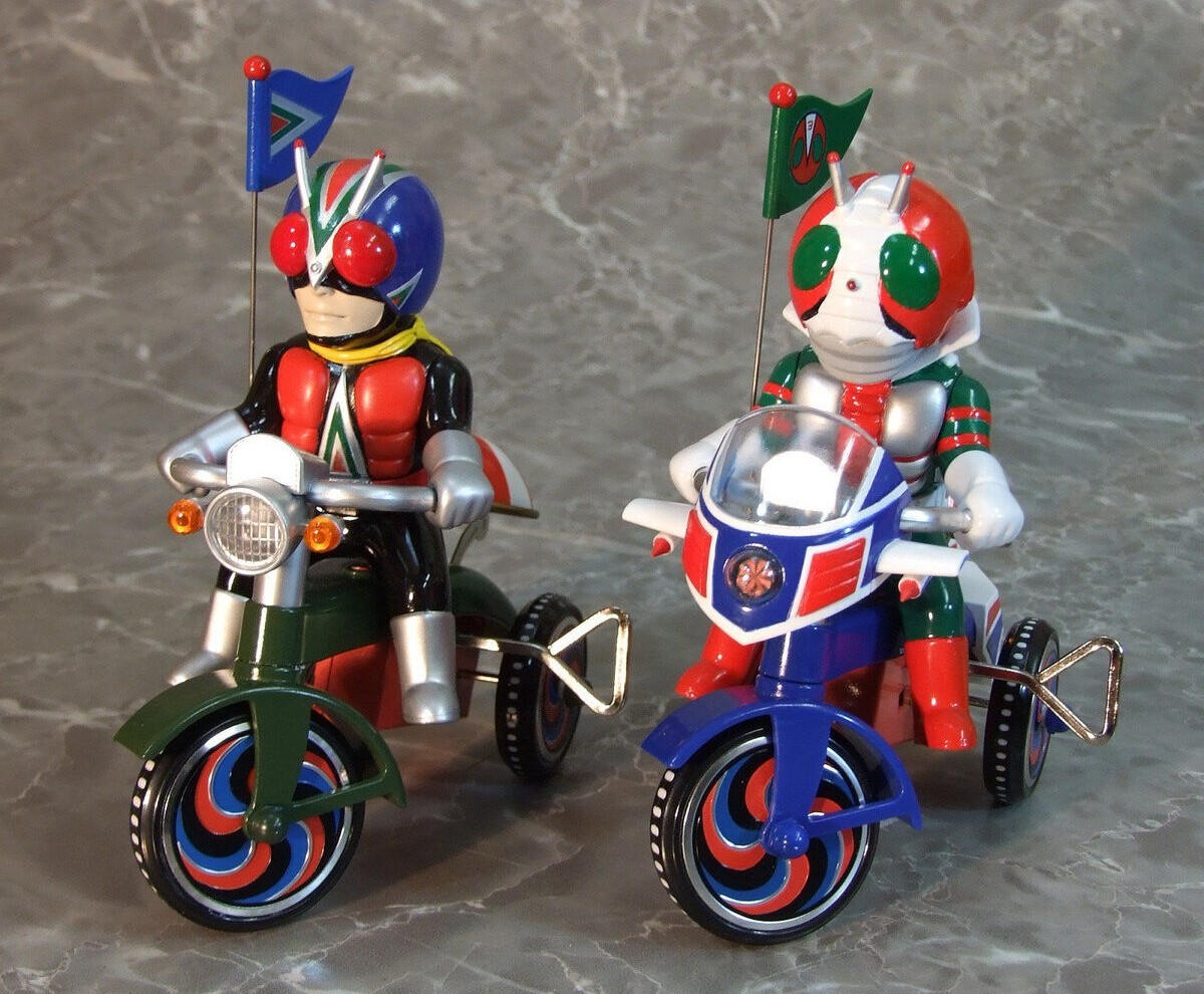 EX tricycle Kamen Rider V3 & Rider Man