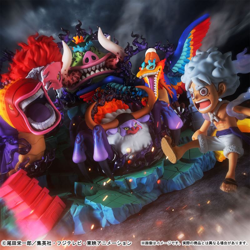 One Piece World Collectible Figure Premium - Monkey D. Luffy vs Five Elder Stars