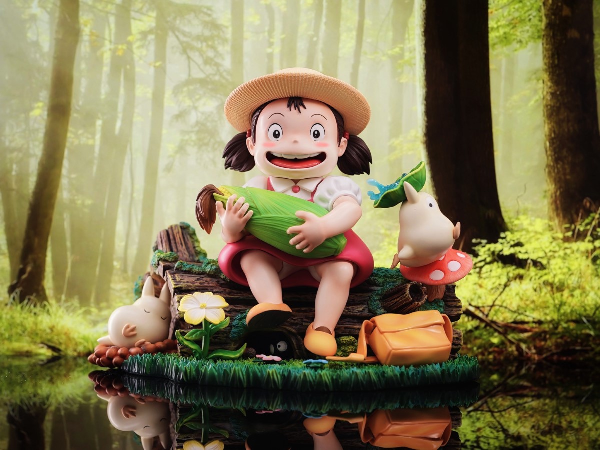 Mei holding corn - My Neighbor Totoro