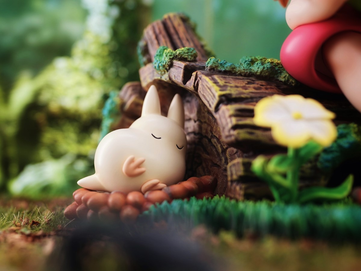 Mei holding corn - My Neighbor Totoro