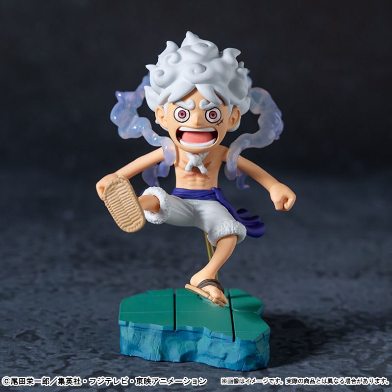 One Piece World Collectible Figure Premium - Monkey D. Luffy vs Five Elder Stars