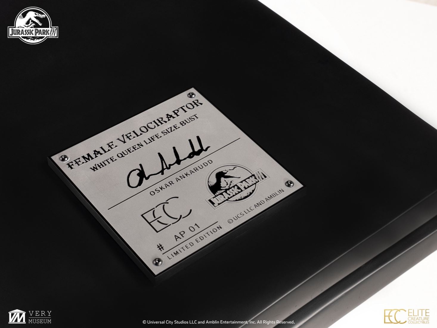 Female Velociraptor Bust (Jurassic Park III) 