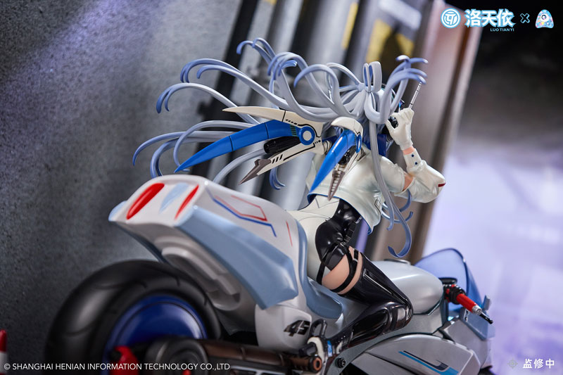 Vsinger Luo Tianyi Retro-Future Storm Driver Ver. 1/7