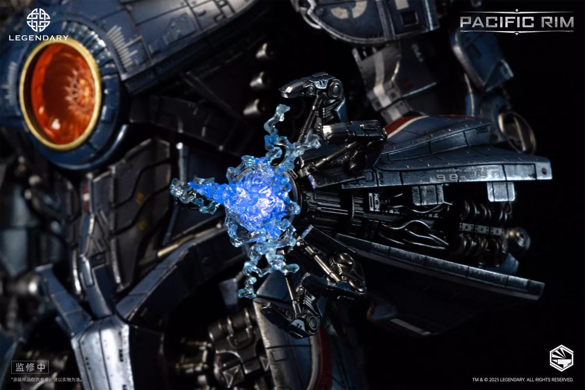 Heavy Mecha Gypsy Danger - Pacific Rim