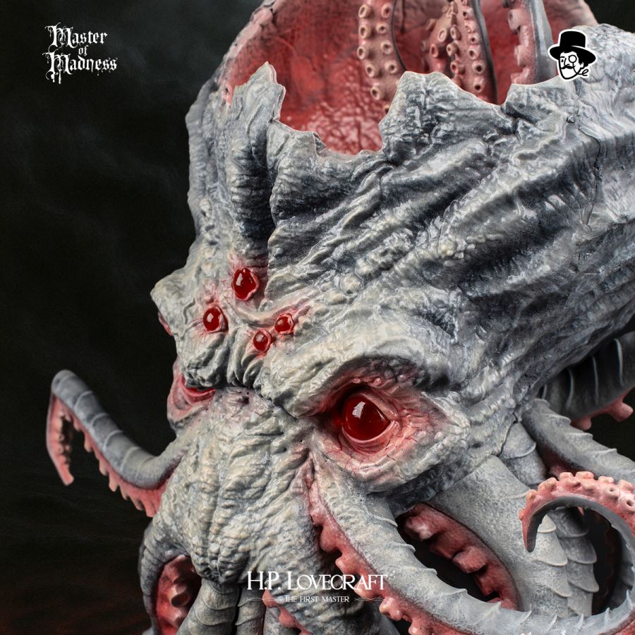 H.P.Lovecraft The First Master and The necronomicon - Master of Madness