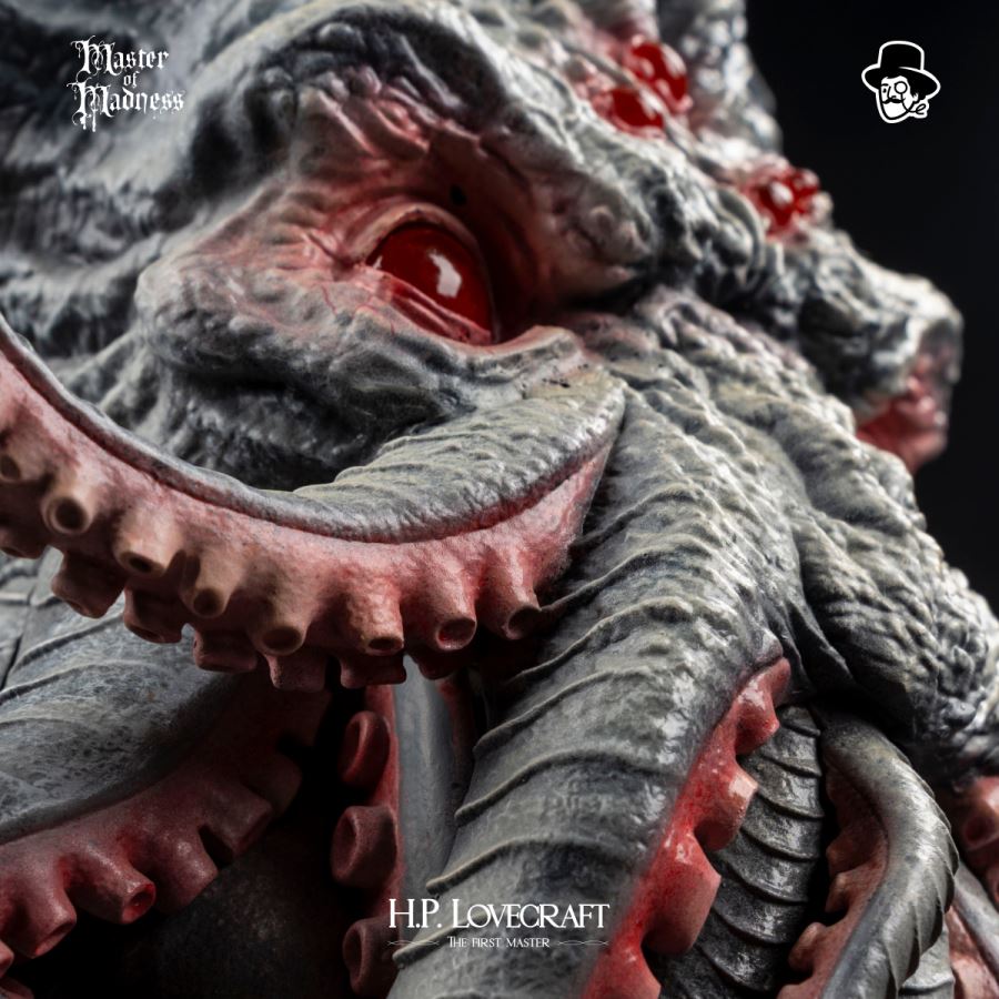 H.P.Lovecraft The First Master and The necronomicon - Master of Madness