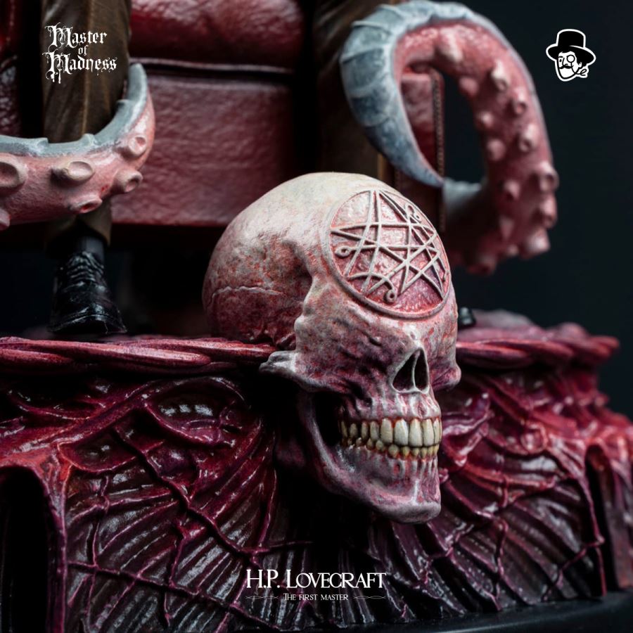 H.P.Lovecraft The First Master and The necronomicon - Master of Madness