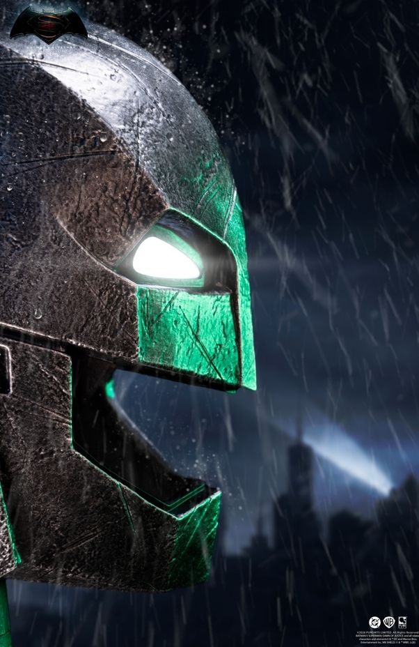 ARMORED BATMAN HELMET REPLICA - BATMAN V SUPERMAN: DAWN OF JUSTICE