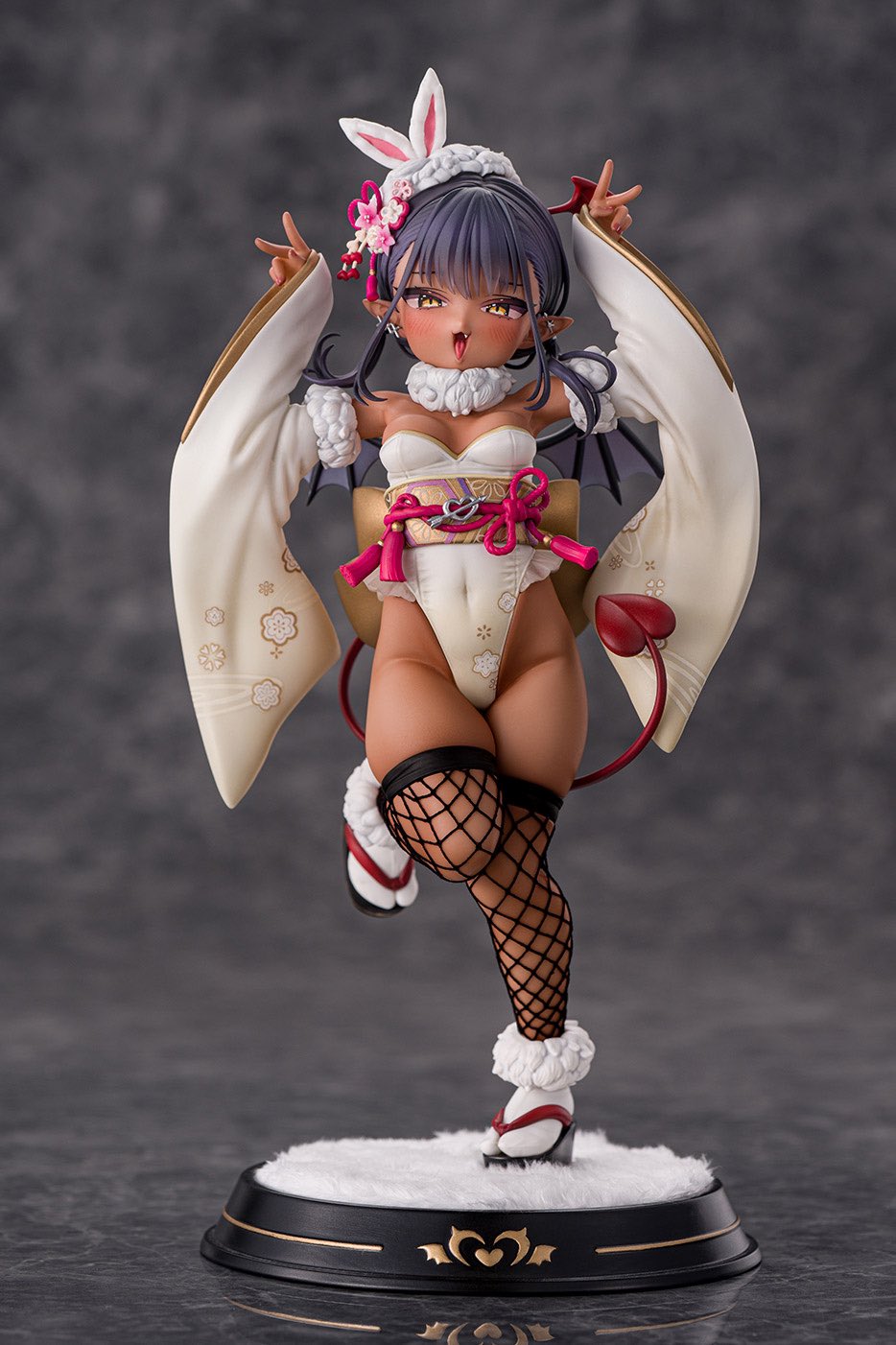 Dark-skinned Succubus-chan: Bunny Dress Ver 1/6