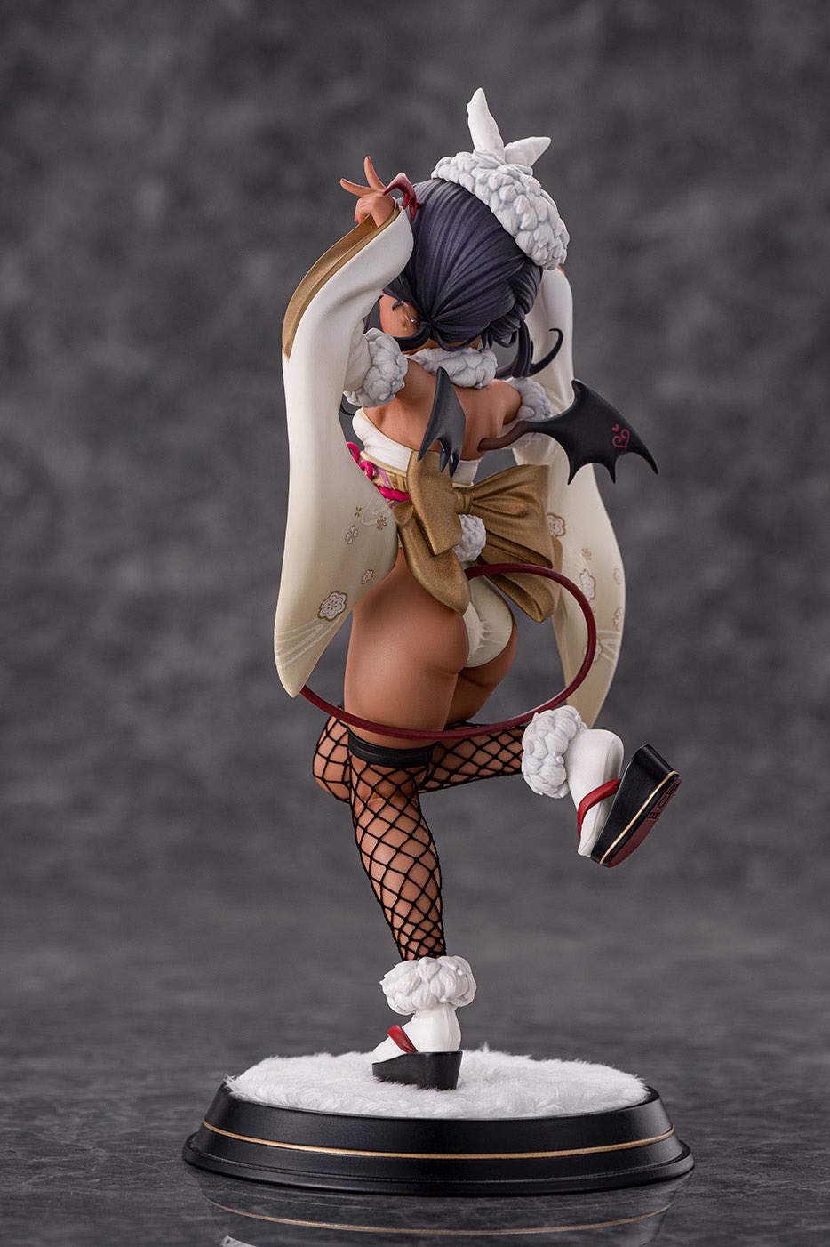 Dark-skinned Succubus-chan: Bunny Dress Ver 1/6