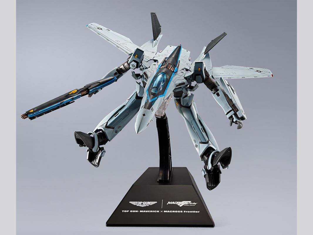 DX Chogokin VF-25 Messiah Valkyrie Top Gun Maverick Ver