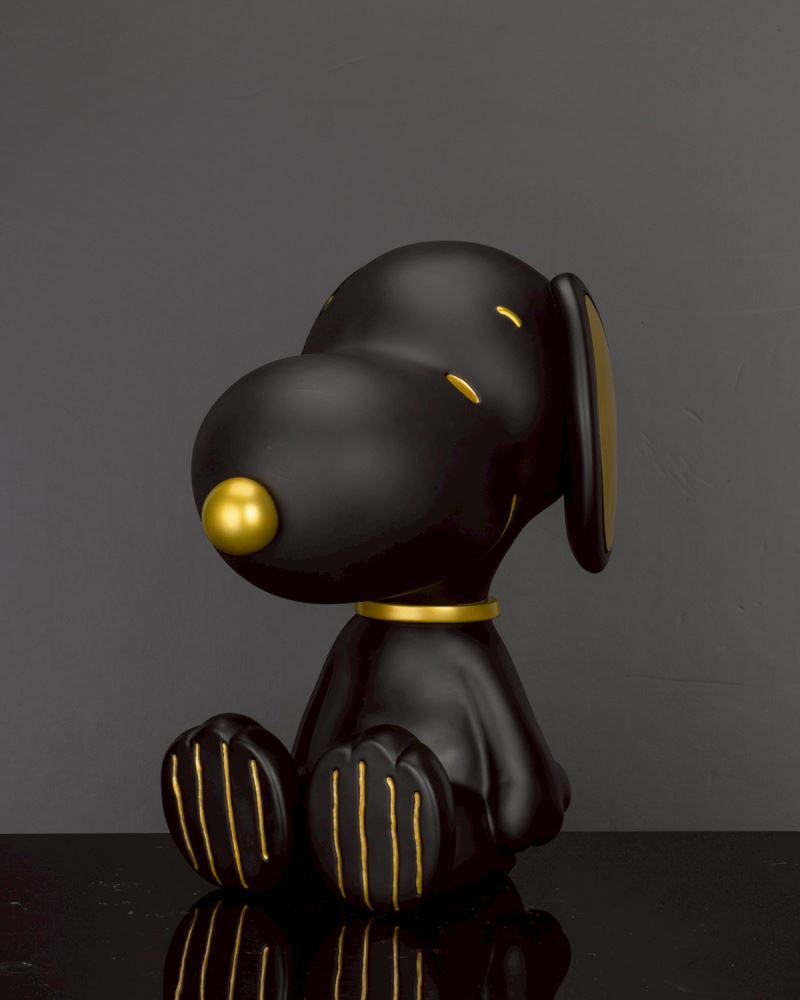 Snoopy Piggy Bank [Black & Gold Version]