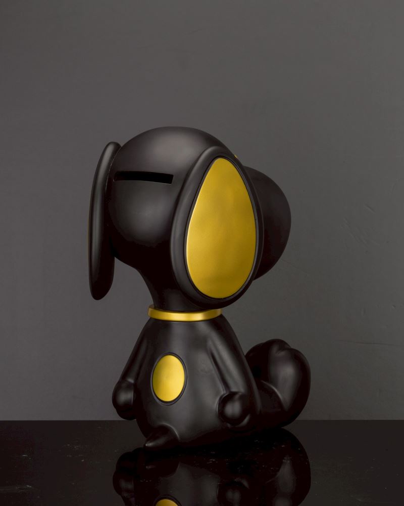 Snoopy Piggy Bank [Black & Gold Version]