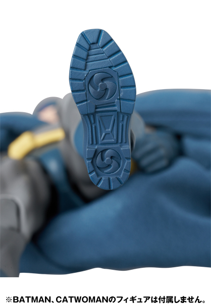 MAFEX BRUCE WAYNE (BATMAN: HUSH Ver.)