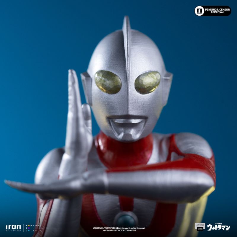 Ultraman 1/10