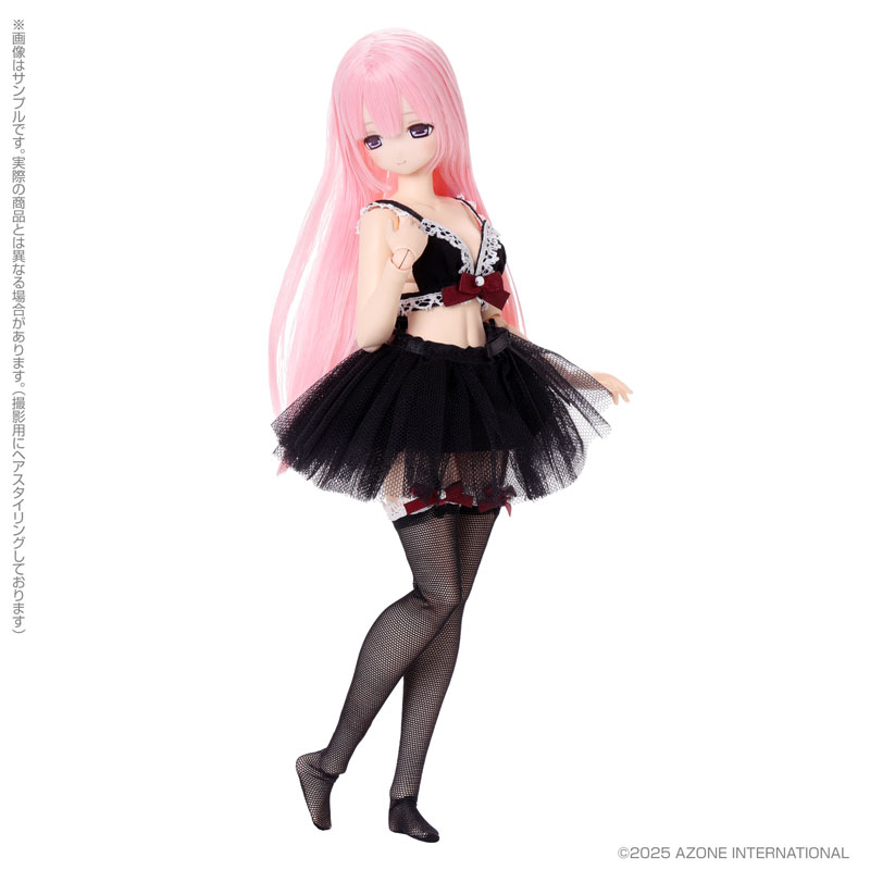 EX Cute Family Mia Loyal Maid