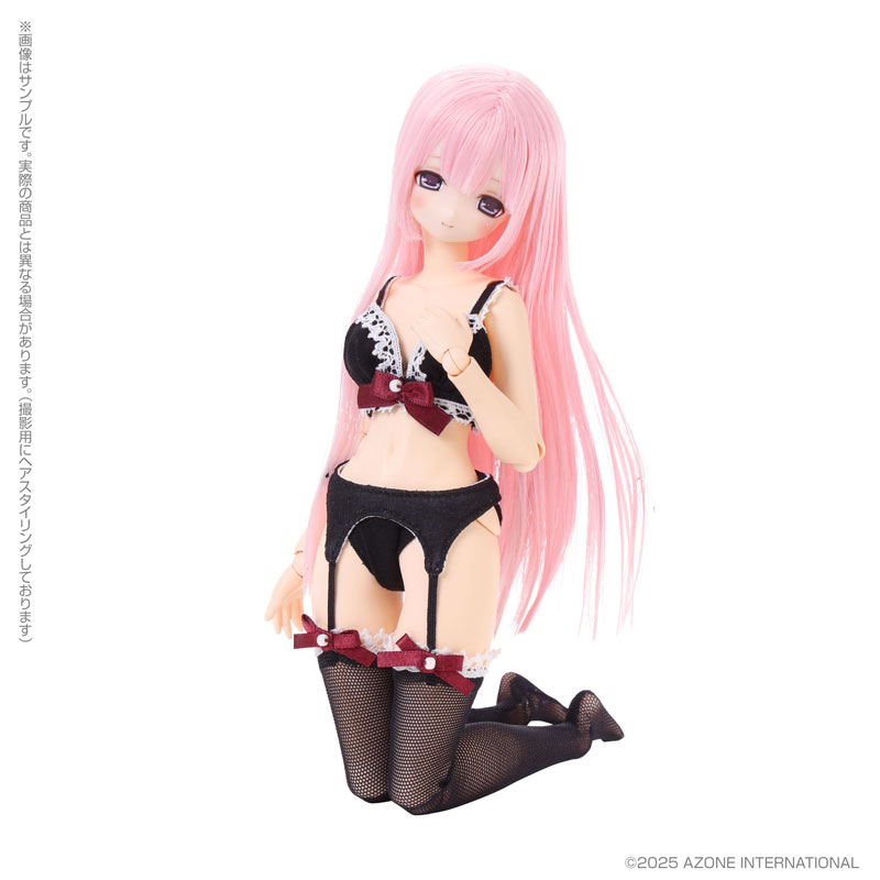 EX Cute Family Mia Loyal Maid