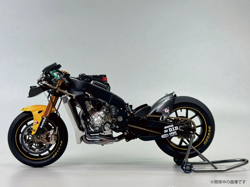 Yamaha YZR-M1 2007 Plastic Model 1/12