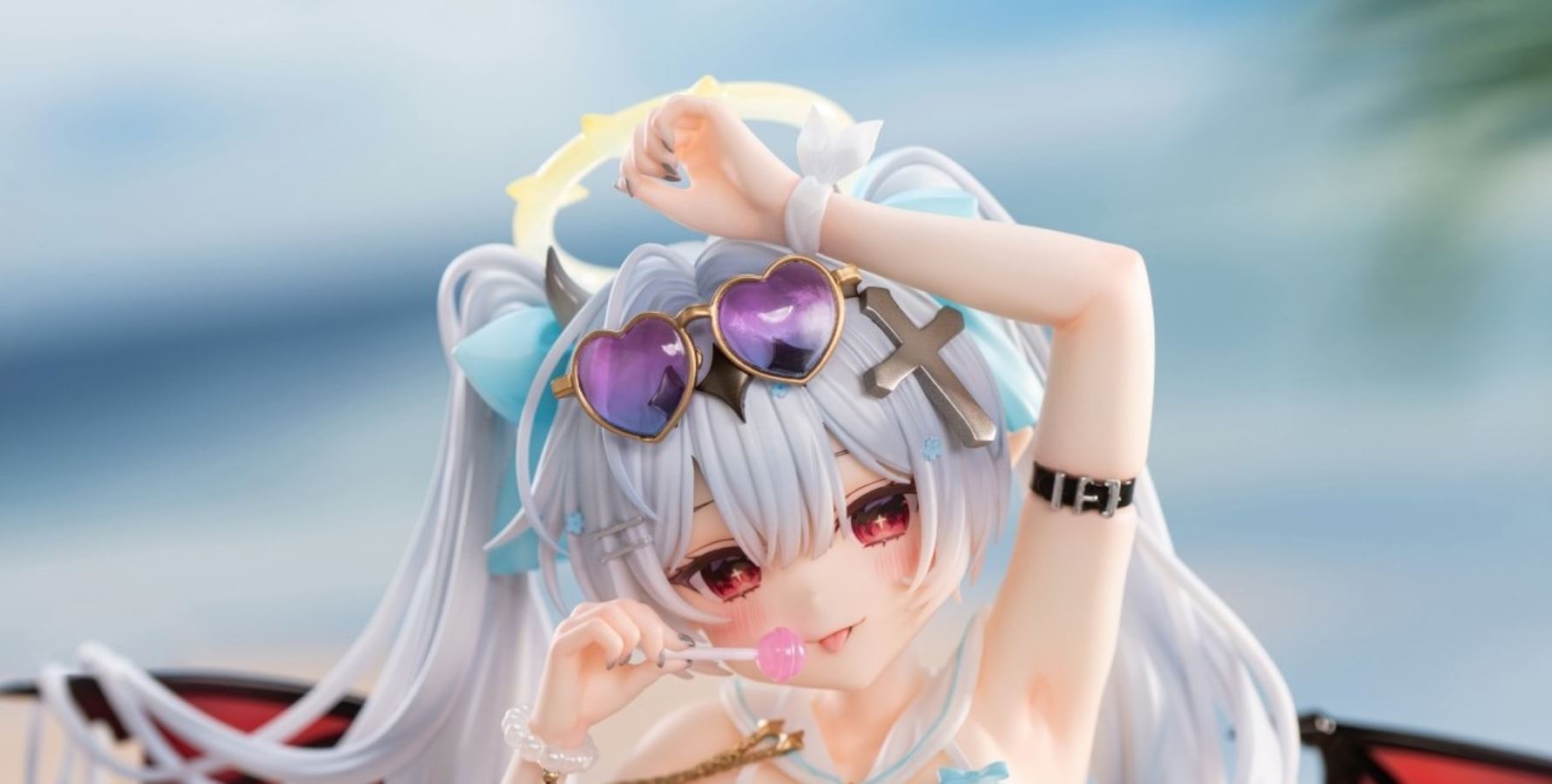 Silver-haired girl ~Floating Summer~ illustrated by Chihiro