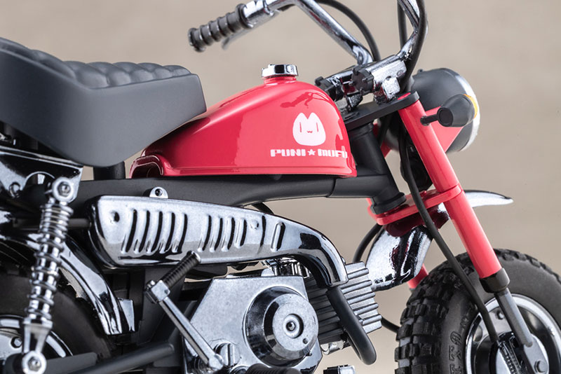 Megami Device PUNI MOFU Racing Mao with Honda Z50J-1 Monkey