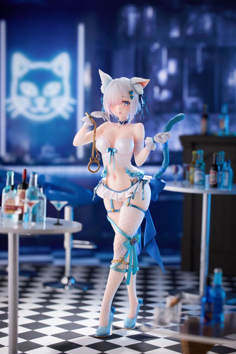 Bound Cat Putica-chan illustrated by Fernemo