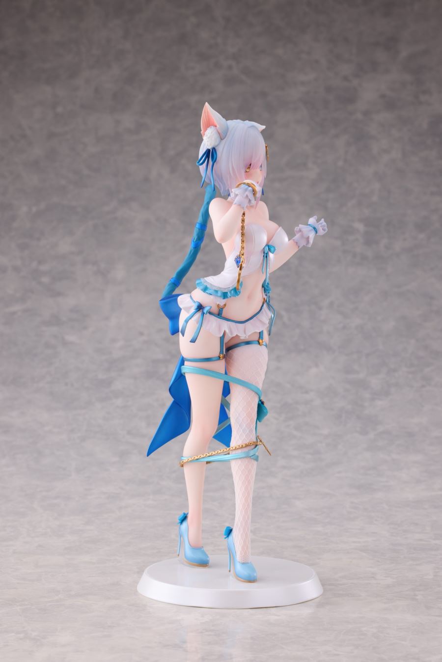 Bound Cat Putica-chan illustrated by Fernemo