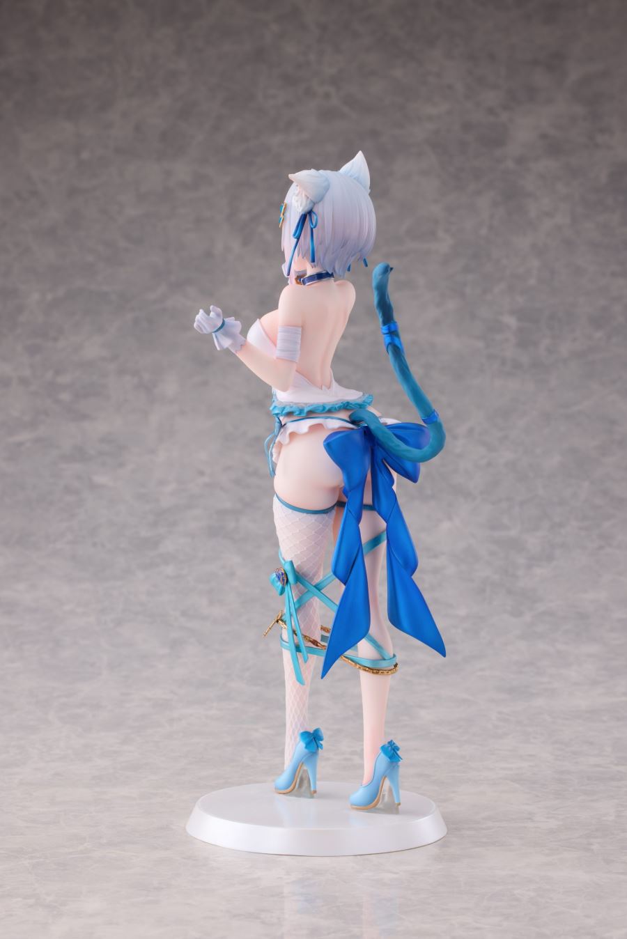 Bound Cat Putica-chan illustrated by Fernemo