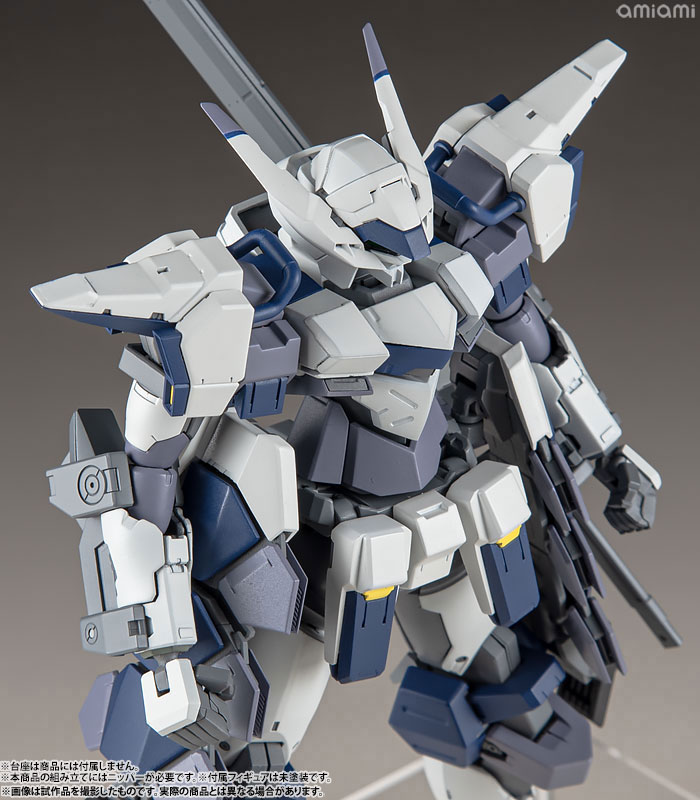 Full Metal Panic! Family 1/48 Azure Raven with Type 10 Modified Monomolecular Blade Plated Ver. + Special Display Base Designed by Kanetake Ebikawa